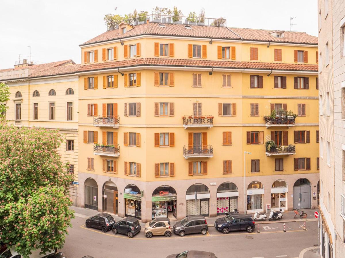 The Rent - With Balcony In Downtown Milán
